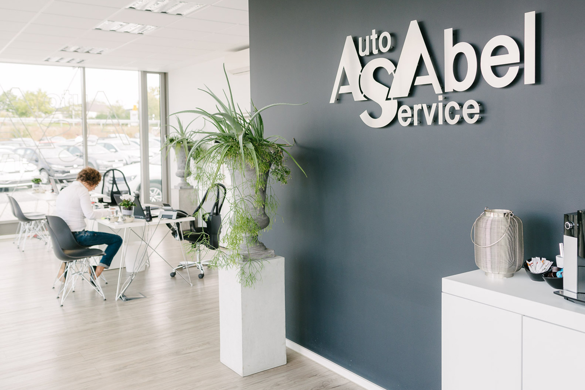Innenansicht-01 Auto Service Abel