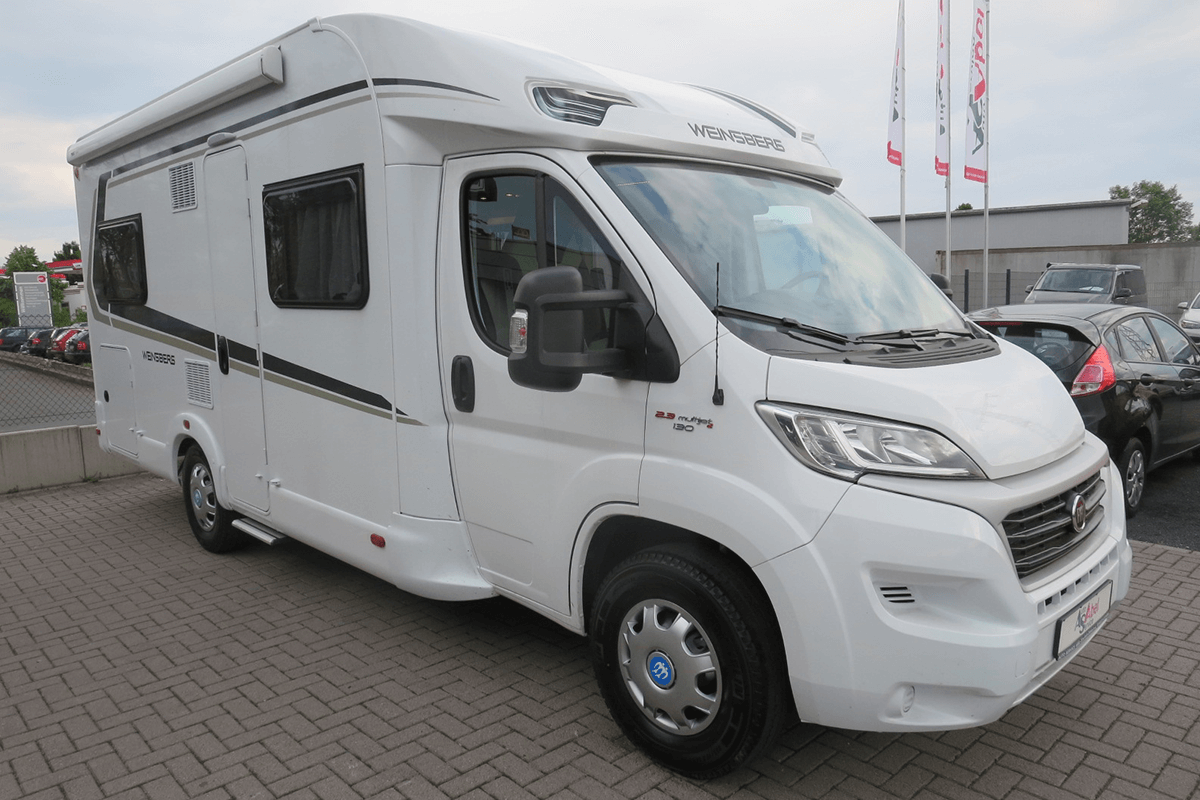 Weinsberg CaraSuite 650F mieten bei Auto Service Abel GmbH in Eiterfeld